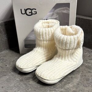 UGG Kids Slippers in Cream